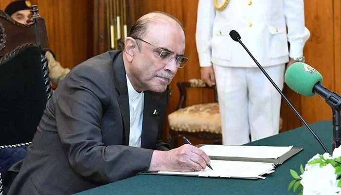 President Zardari gives assent to Military Bills, resets COAS tenure under 27th Amendment