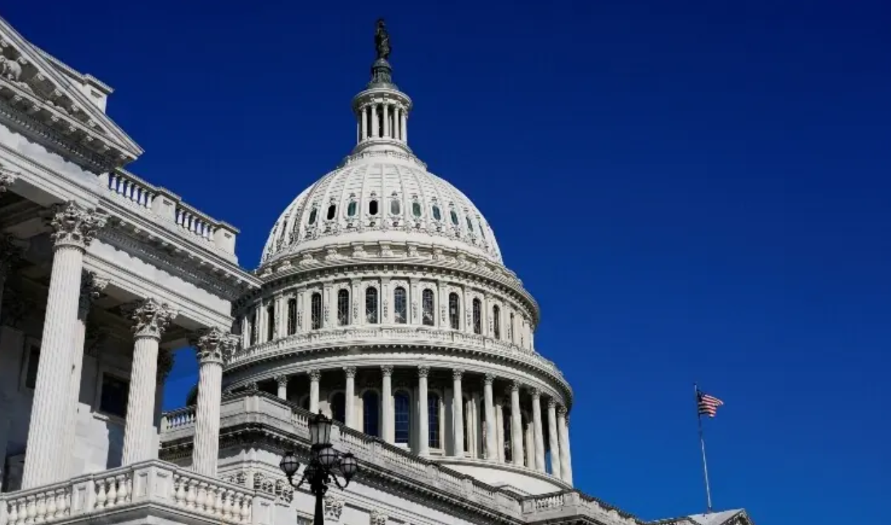 US Senate advances bill to end federal shutdown