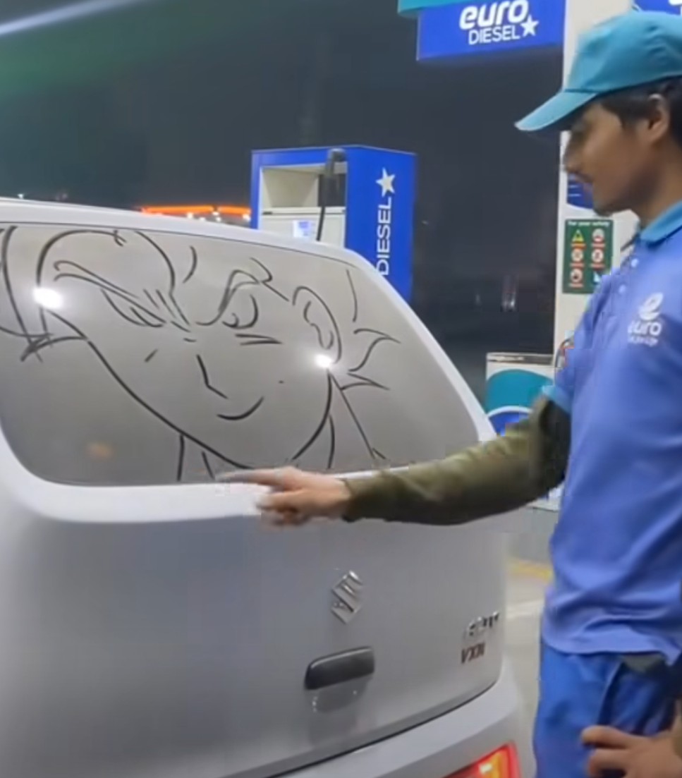 Petrol pump worker’s incredible dust art goes viral