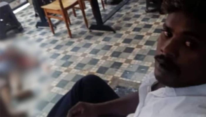 Man kills wife, then takes selfie with her body