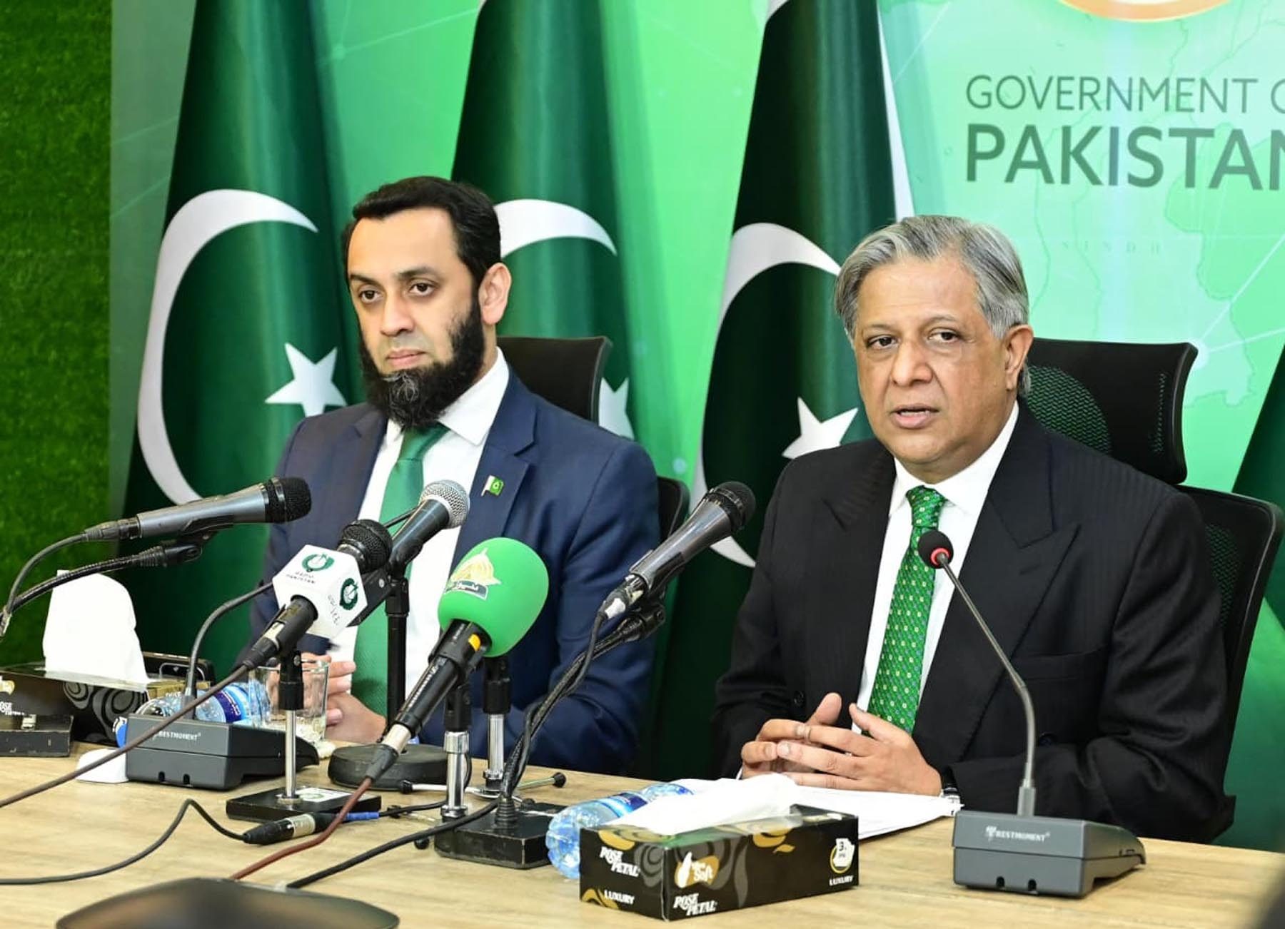 PTI decries as govt bans meetings for Uzma Khanum, others for violating prison code
