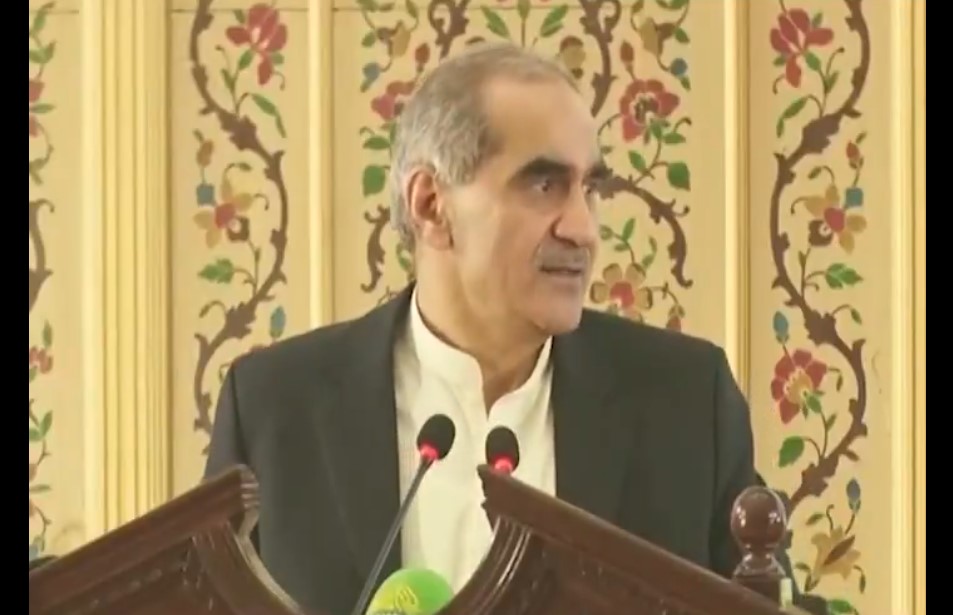 Saad Rafique urges Nawaz Sharif to step in, ease political tensions