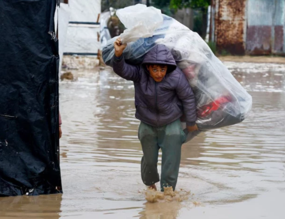 UN agency warns displaced Gazans face floods, as emergency supplies blocked