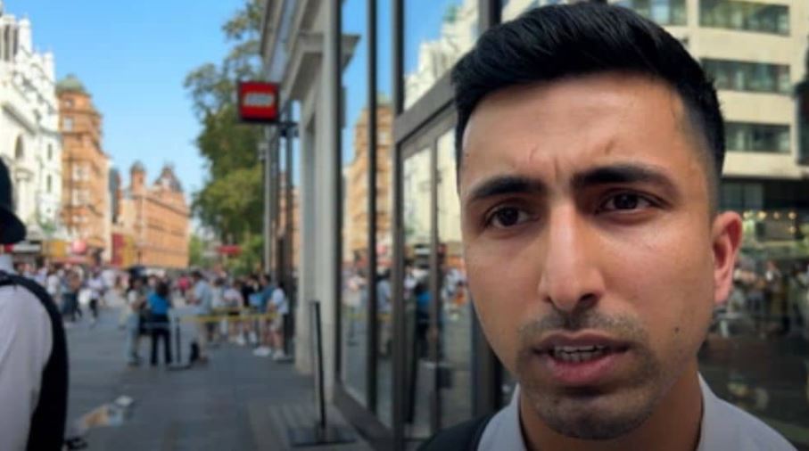 UK court honors Pakistani teen for stopping knife attack on child