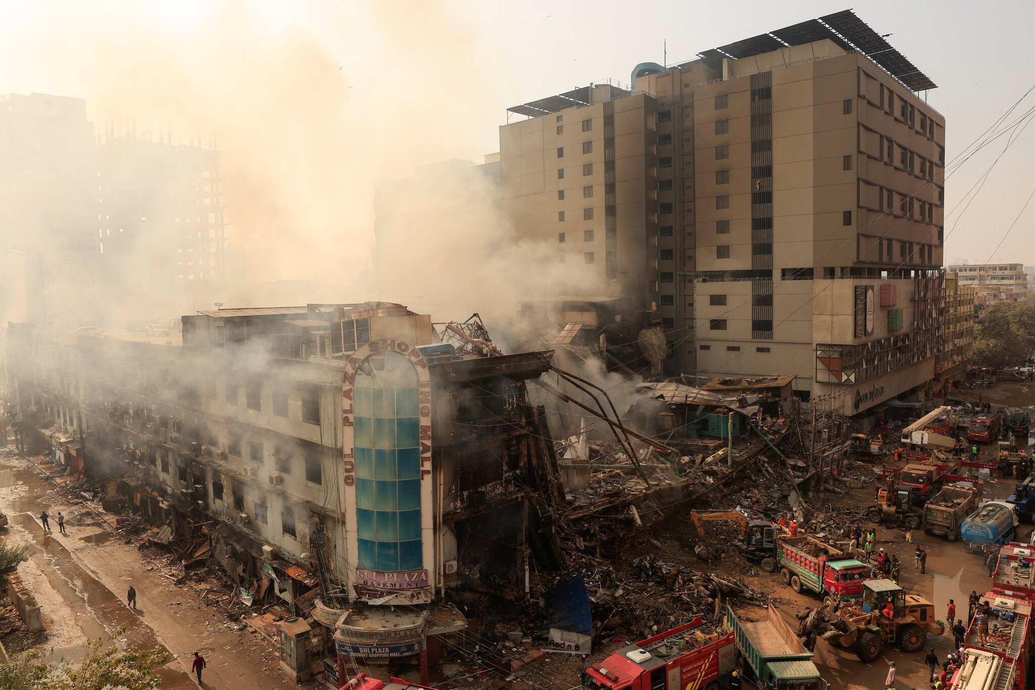 Traders blame authorities for Gul Plaza fire, seek probe and compensation