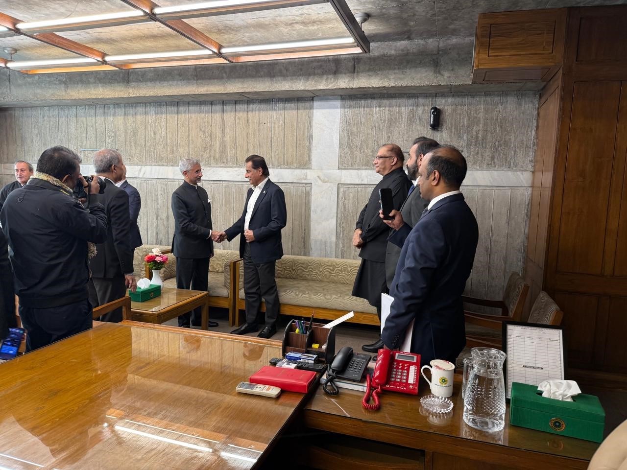 ‘First handshake since May clash’: Pakistan, India officials make rare contact in Dhaka