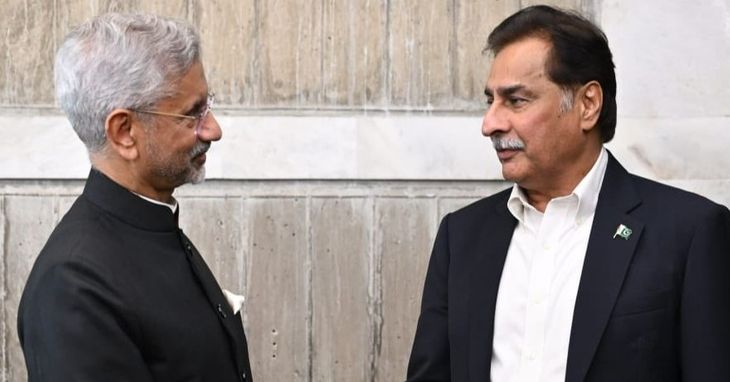 NA speaker briefs PM on Bangladesh visit, surprise handshake with Indian FM