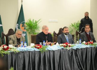 PM stresses ‘brotherhood, cooperation’ with provinces, pledges Rs300b projects for Balochistan