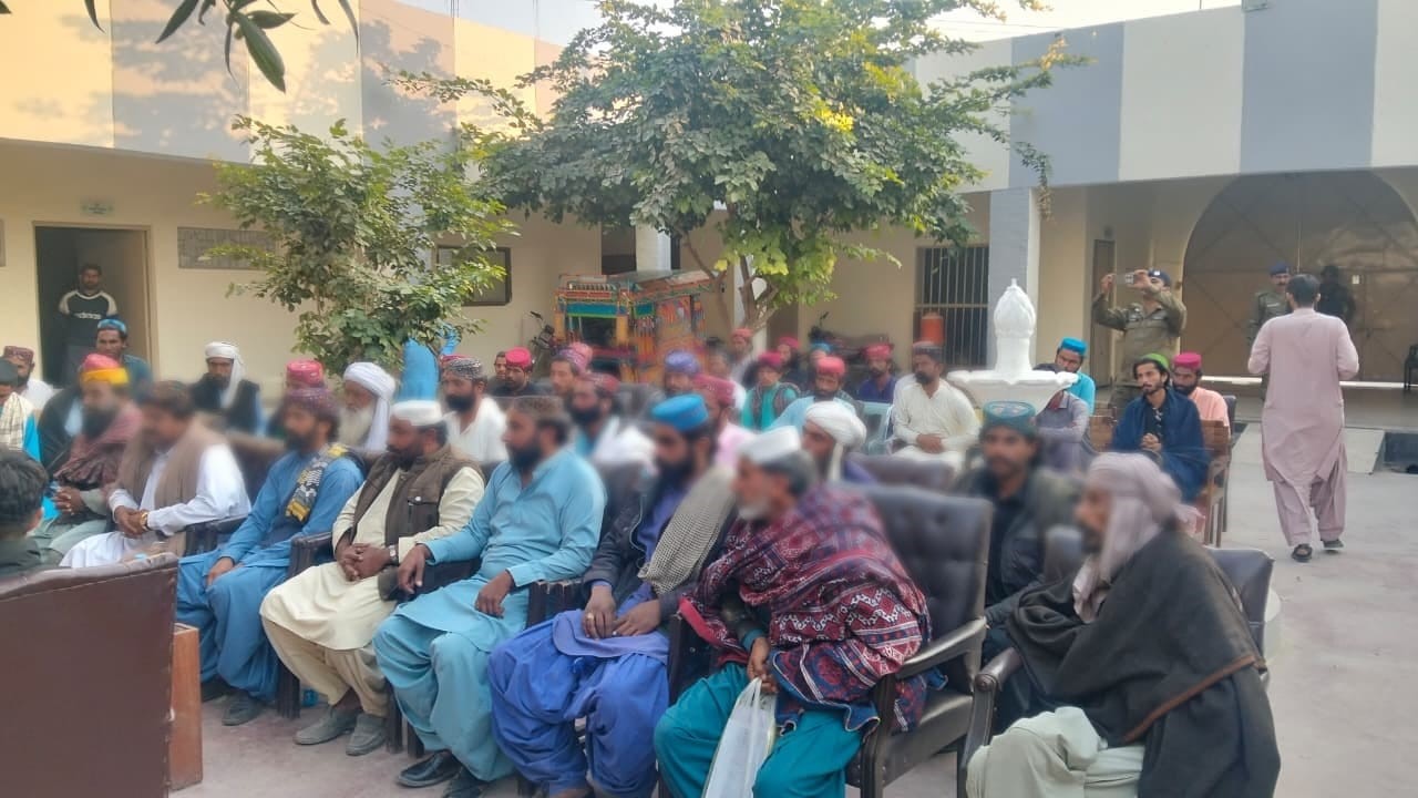 33 more bandits surrender as Punjab Police tightens noose around Katcha gangs in Rajanpur