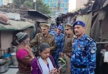 UP Police officer caught using phone to brand Muslim man ‘Bangladeshi’