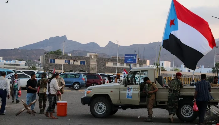 Yemen's southern separatists call for path to independence amid fighting over key region