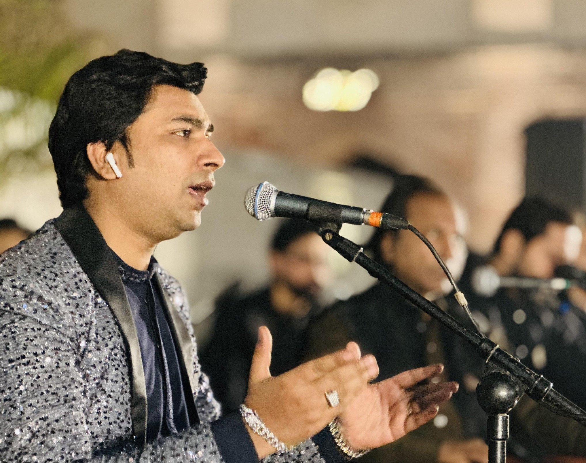 Qawwal gets bail after FIR over singing a song linked to 'Prisoner 804' at Lahore event