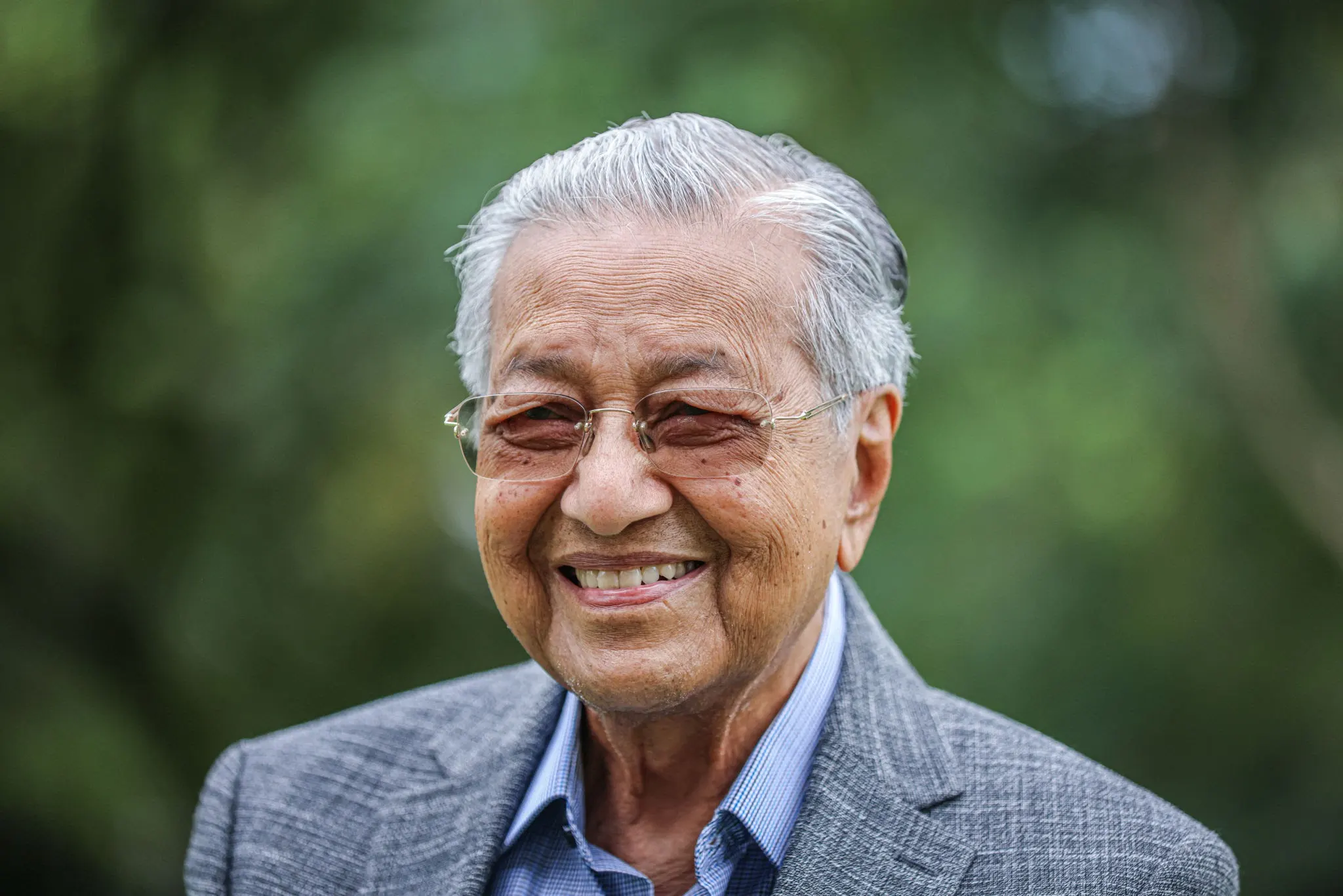 Mahathir Mohamad in hospital after fall