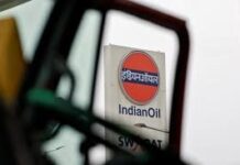 Indian refiners avoid Russian oil in push for US trade deal: sources