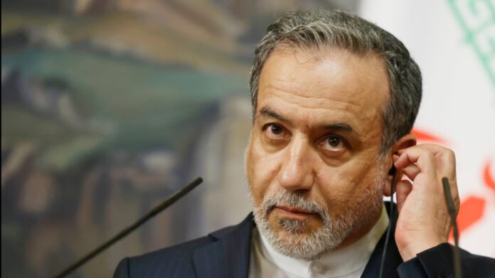 Iran insists on right to enrichment, ready for confidence-building