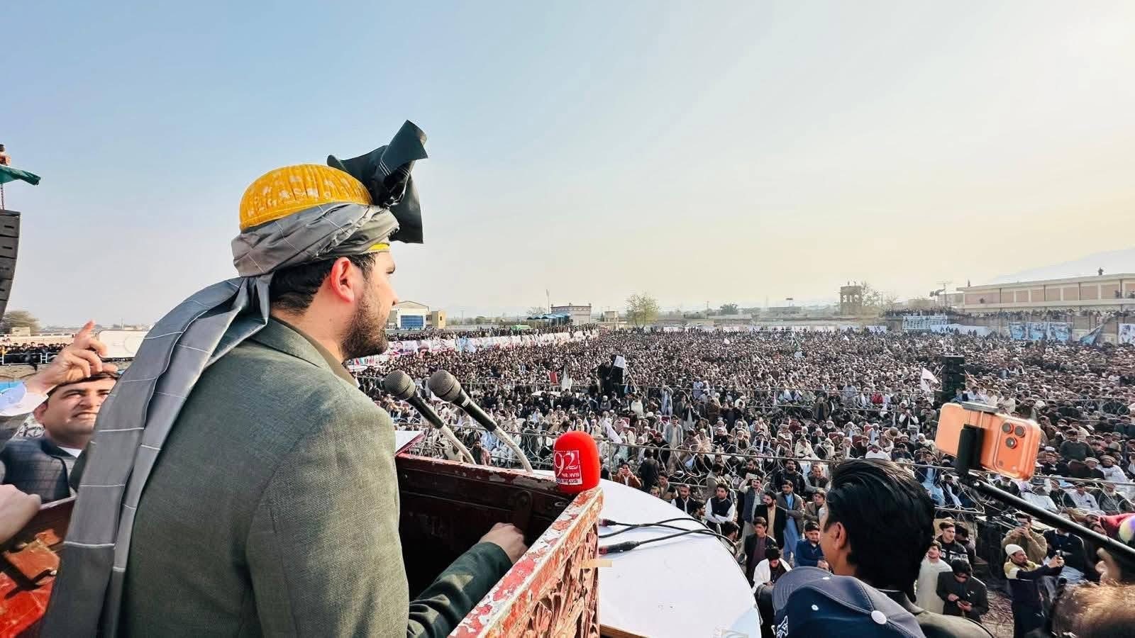 At jirga on Tirah issue, CM Afridi says ‘grand jirga’ to decide date for march on Islamabad