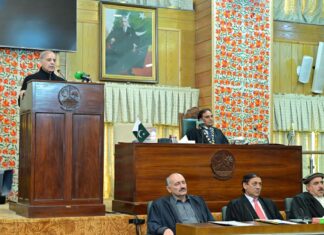 PM reaffirms unwavering support for Kashmiris struggle, unveils mega development package for AJK